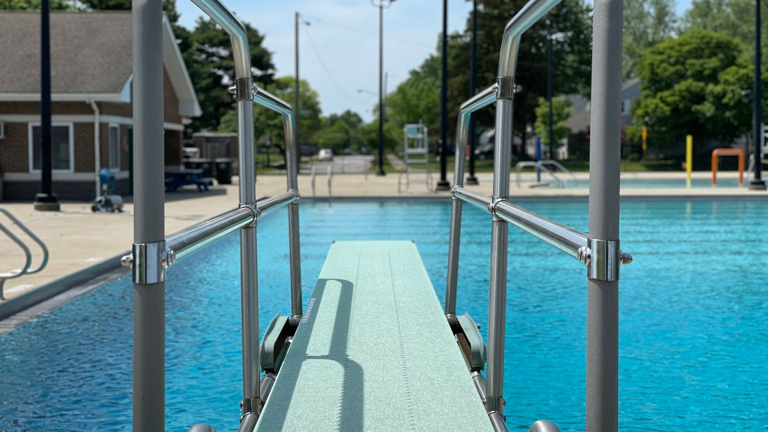Swimming pool imagery for How to Use Pool Flocculant for Cloudy Water